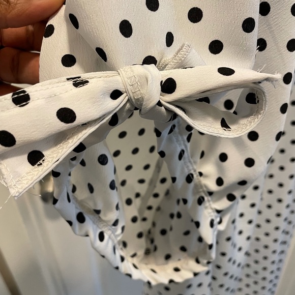 Puffed sleeve Polka Dot Top - Picture 3 of 3